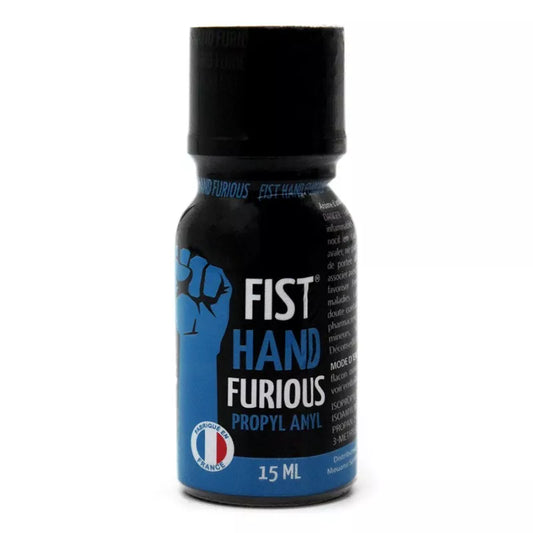 on voit sur un fond blanc un flacon de poppers de la marque Fist Hand Furious et on voit un poing bleu dessus, le flacon est noir.